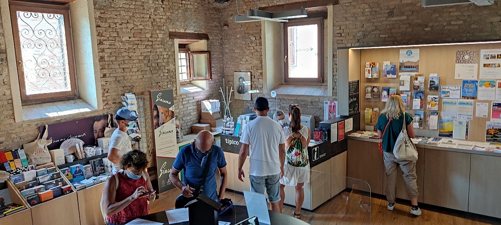 Recanati. Riapre l’Ufficio turistico di Montemorello: installato un nuovo impianto di climatizzazione