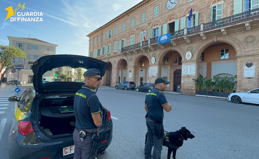 GdF Civitanova Marche: sequestrati oltre 40 kg. di marijuana – Denunciato il destinatario