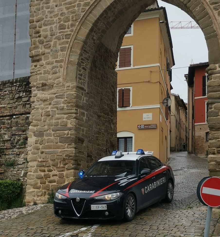 Macerata – Locale notturno chiuso per lavoro nero e gravi violazioni sulla sicurezza