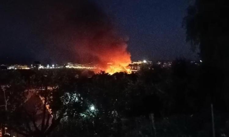 Assalto andato a vuoto a un portavalori sull’A14: spari e traffico in tilt tra Civitanova e Porto Recanati
