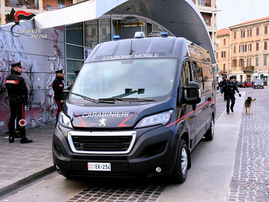 Ancona. Piano San Lazzaro. Arrestato dai Carabinieri ladro seriale