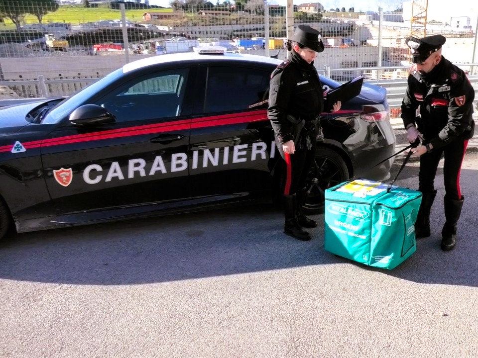 Trasporto organi da Pavia ad Ancona a bordo della supercar dei Carabinieri.